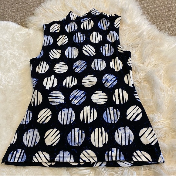 🌵 4/25 DKNY geometric polka dot v neck blouse - Picture 9 of 9